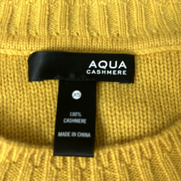 CASHMERE XS Aqua sweater YELLOW 🌼 from Bloomingdale’s - Picture 2 of 6